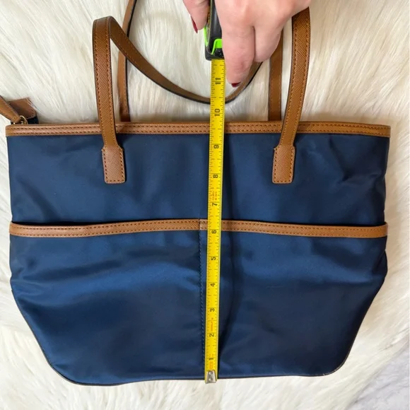 Michael Kors Kempton medium nylon pocket Tote - Picture 2 of 6